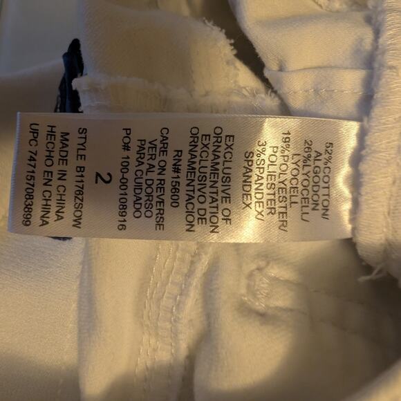 Democracy White Denim Skinny Jeans - Picture 4 of 4